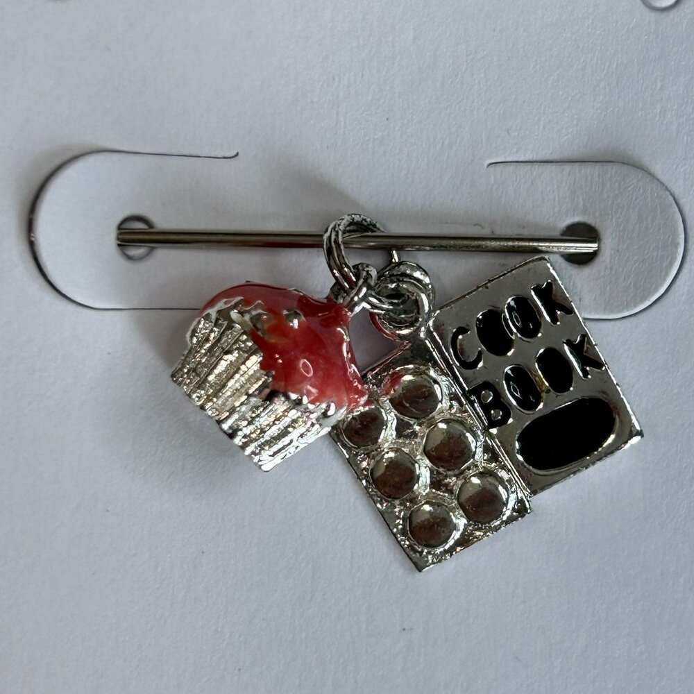 Sterling .925 Cupcake, Cookbook, Muffin Pan Dessert Bakery Charm. (358)